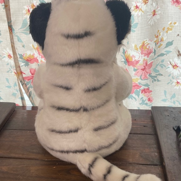 Build-A-Bear Retired 2011 Siberian White Striped Tiger Plush - Picture 2 of 5